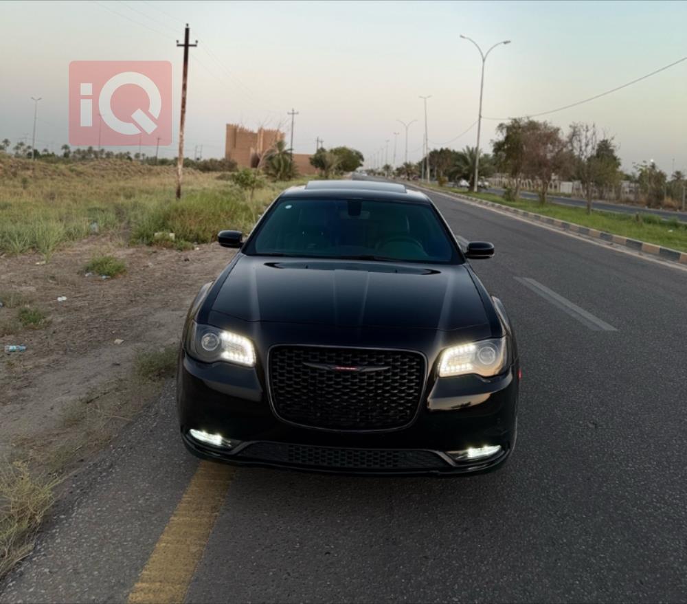 كرايسلر 300